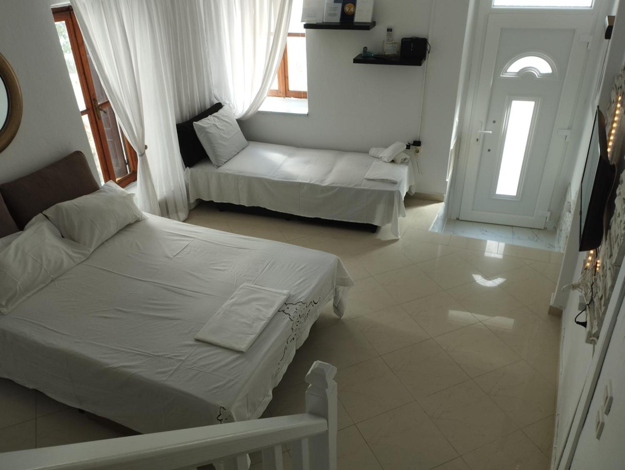Seminas House Villa สโกเปลอสทาวน์ ภายนอก รูปภาพ